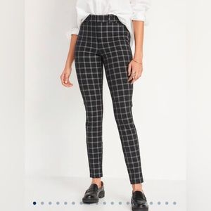 Size 10 Old Navy High Waisted Pixie Skinny Pants - Black Windowpane